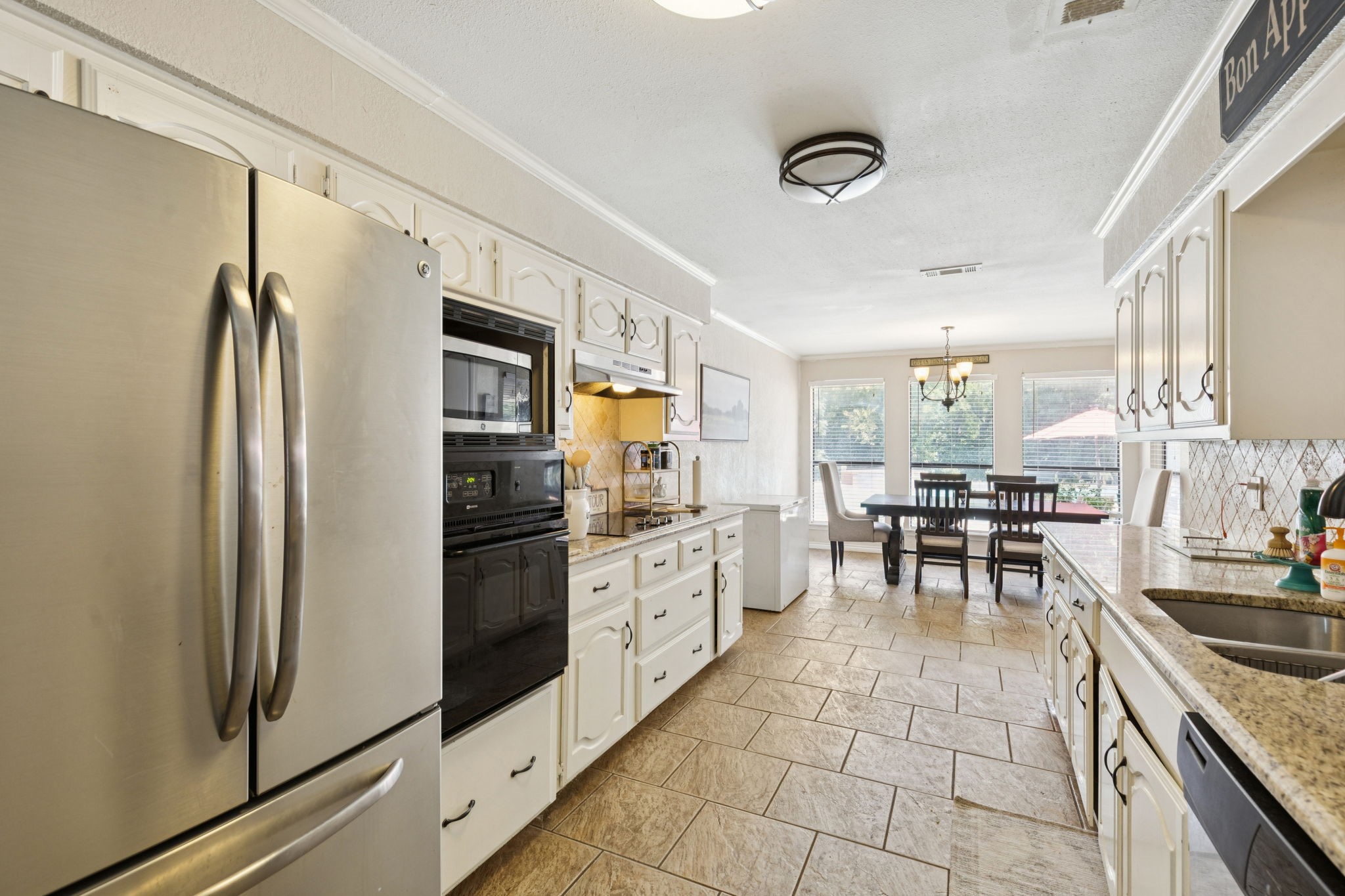 1406 Richards Circle