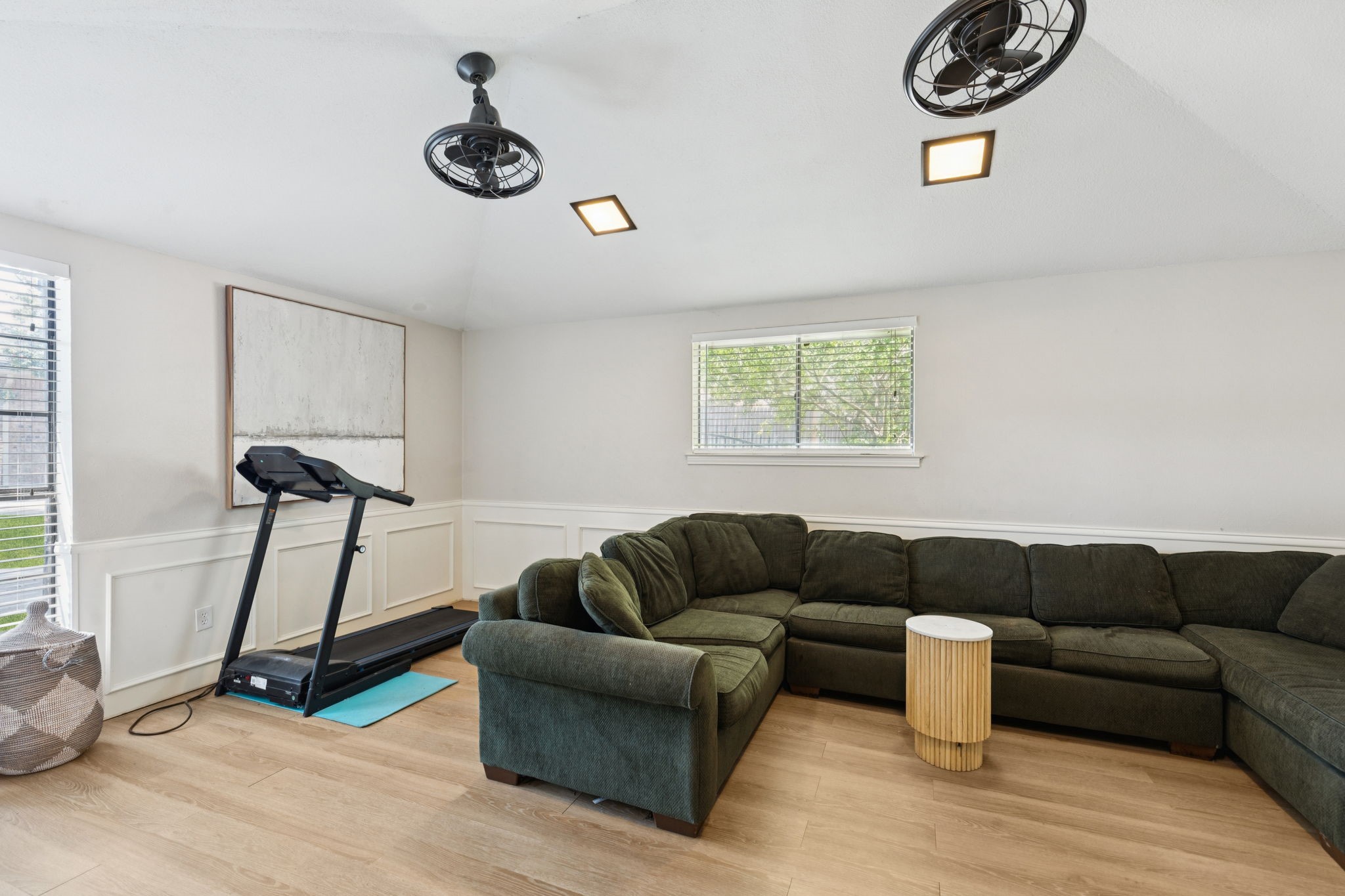 1406 Richards Circle