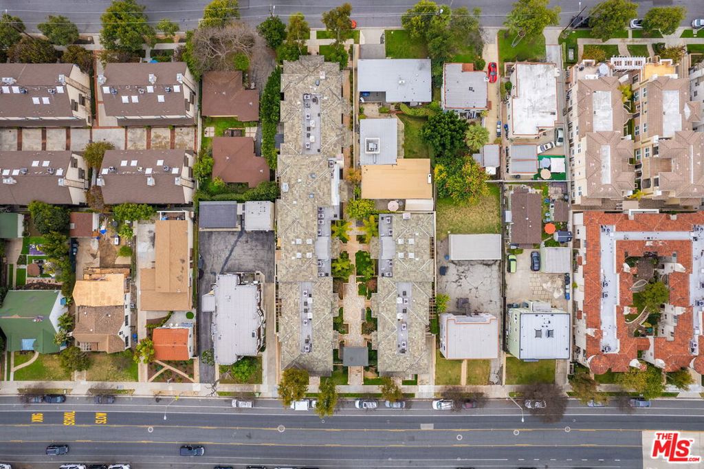 270 E Glenarm Street 102