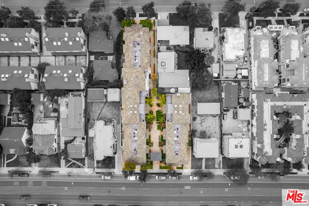 270 E Glenarm Street 102