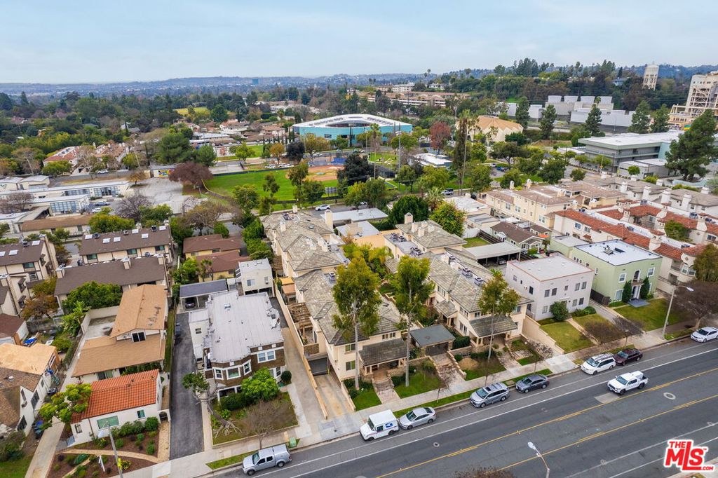 270 E Glenarm Street 102