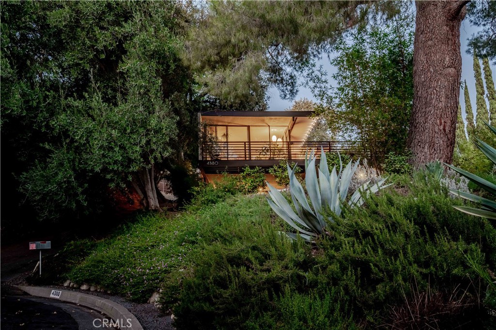 4380 Canyon Crest Road