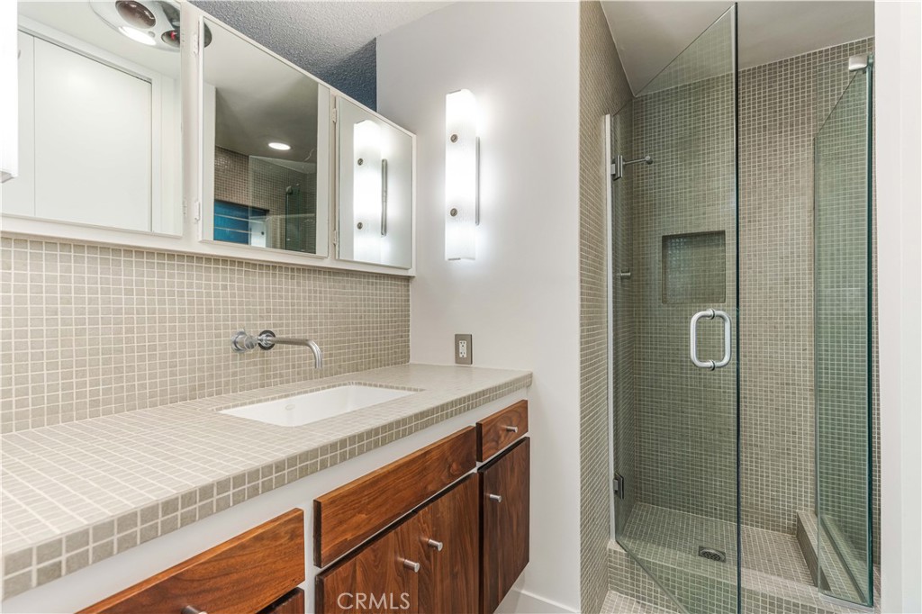 4380 Canyon Crest Road