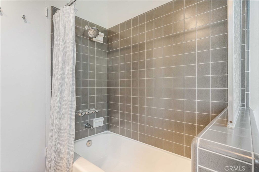 4380 Canyon Crest Road