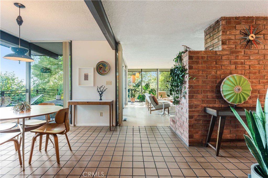 4380 Canyon Crest Road