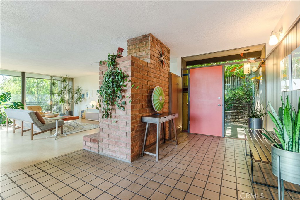 4380 Canyon Crest Road