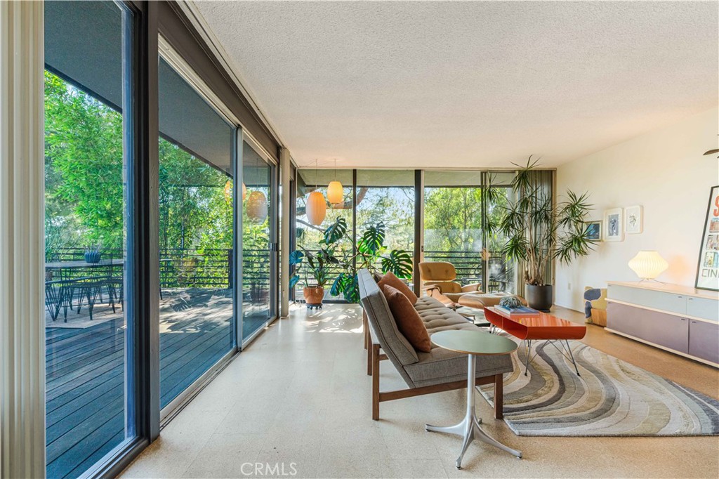 4380 Canyon Crest Road