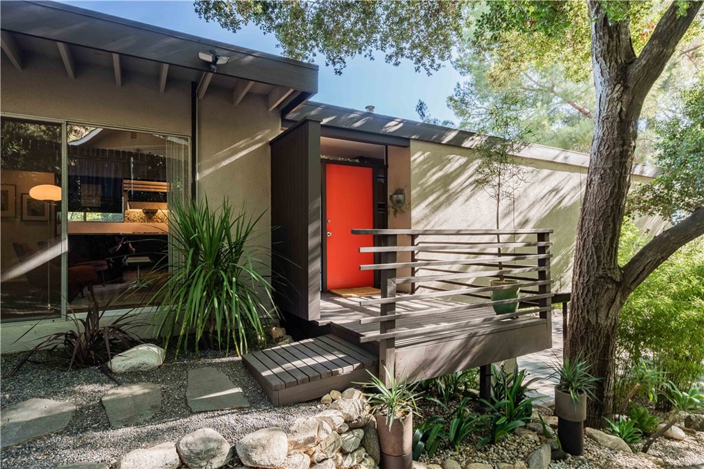 4380 Canyon Crest Road