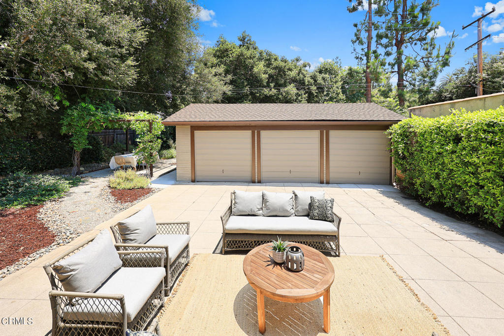 1318 Stratford Avenue