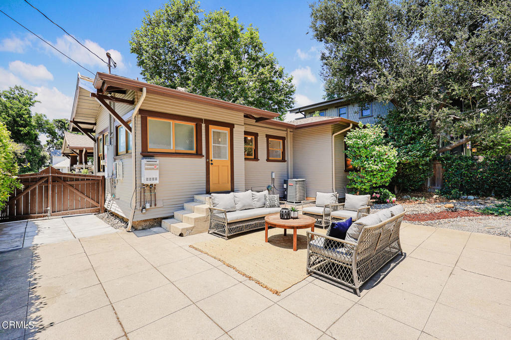 1318 Stratford Avenue