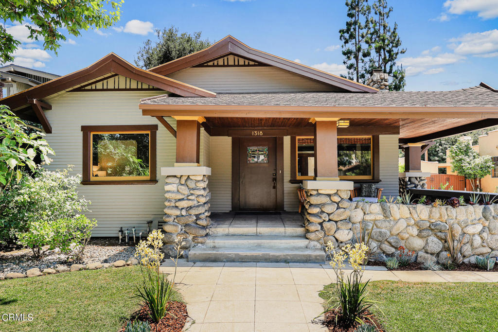 1318 Stratford Avenue