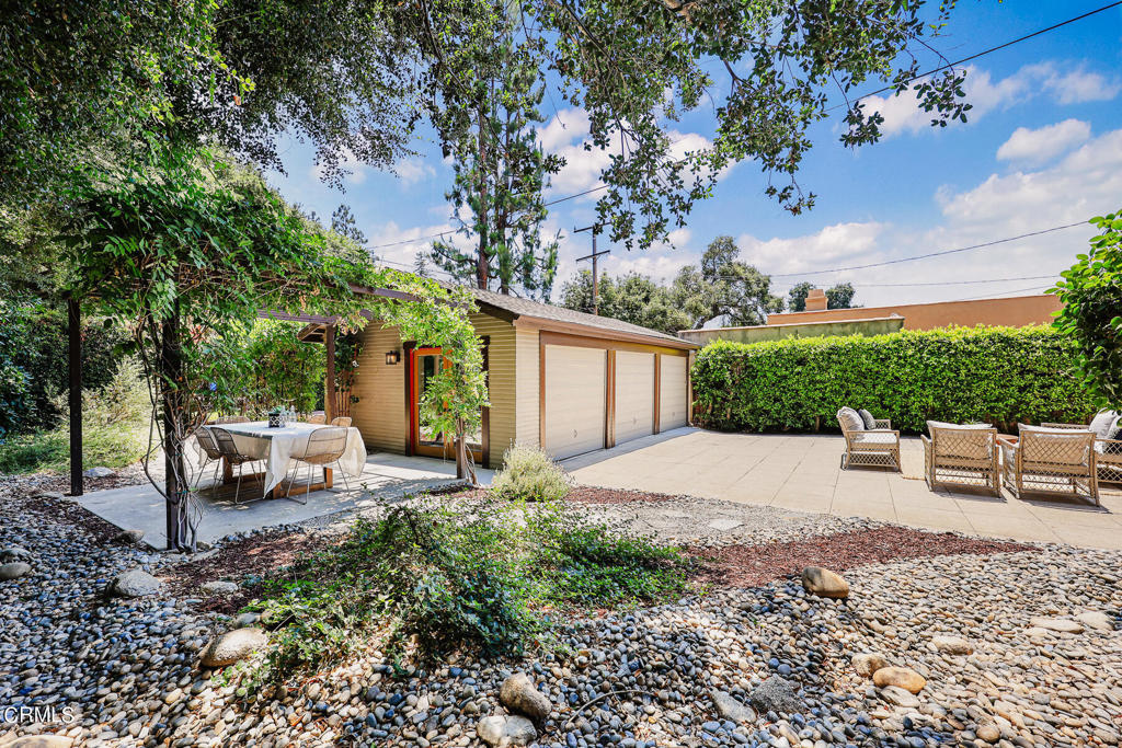 1318 Stratford Avenue