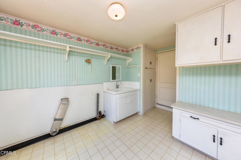 1818 Bushnell Avenue