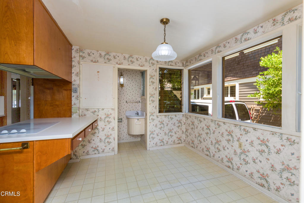 1818 Bushnell Avenue