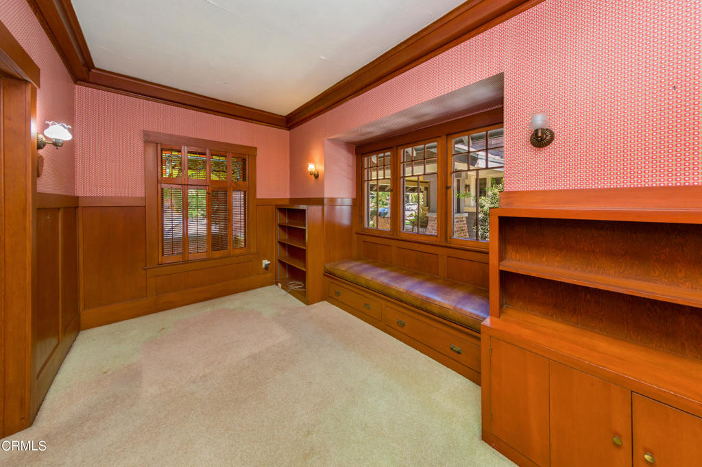 1818 Bushnell Avenue