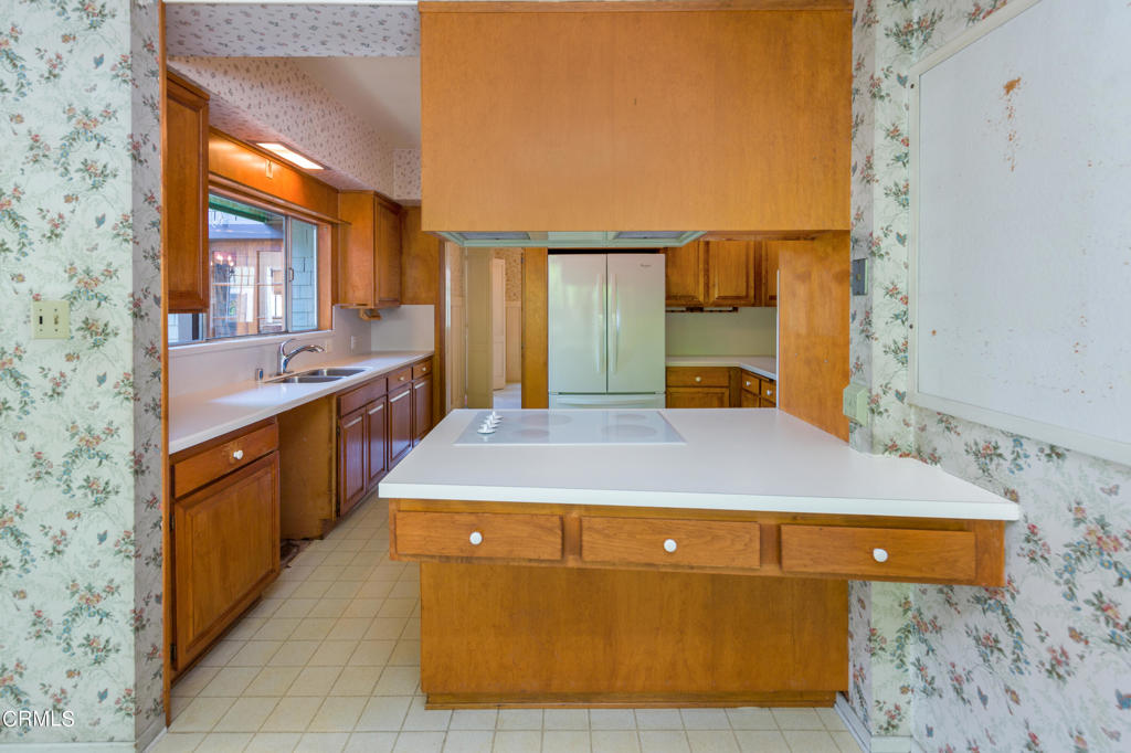 1818 Bushnell Avenue