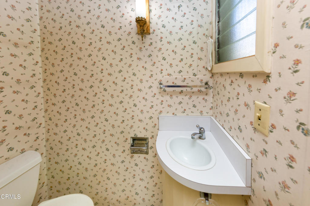 1818 Bushnell Avenue