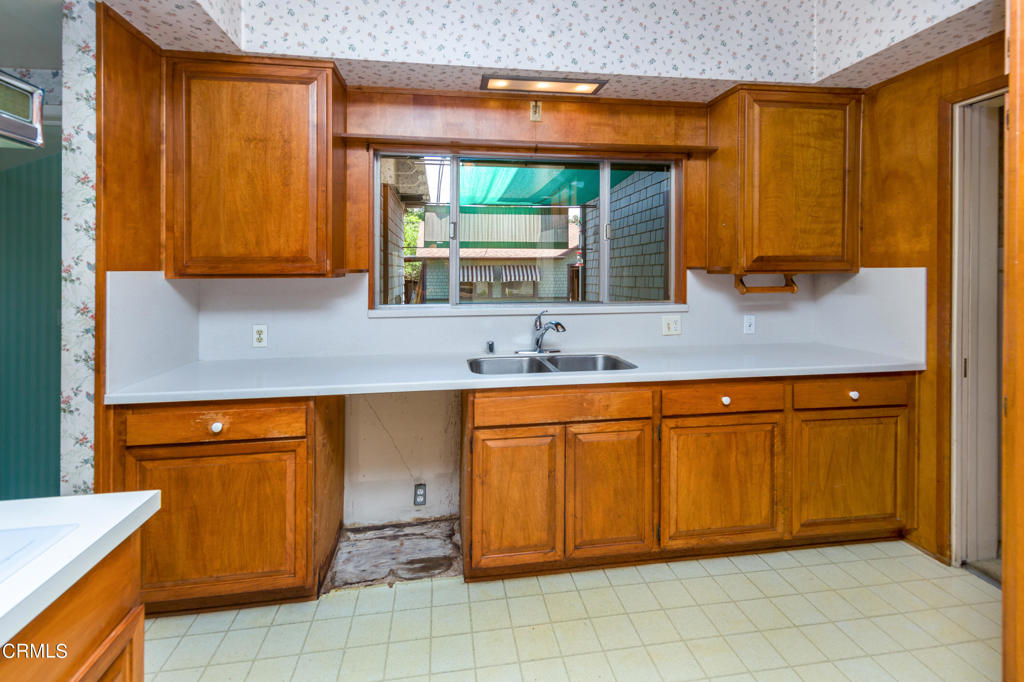 1818 Bushnell Avenue