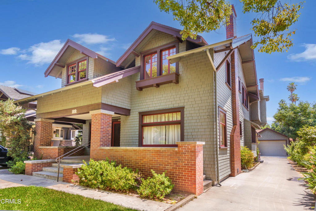 1818 Bushnell Avenue