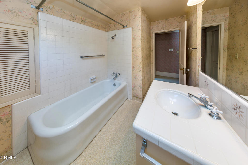 1818 Bushnell Avenue