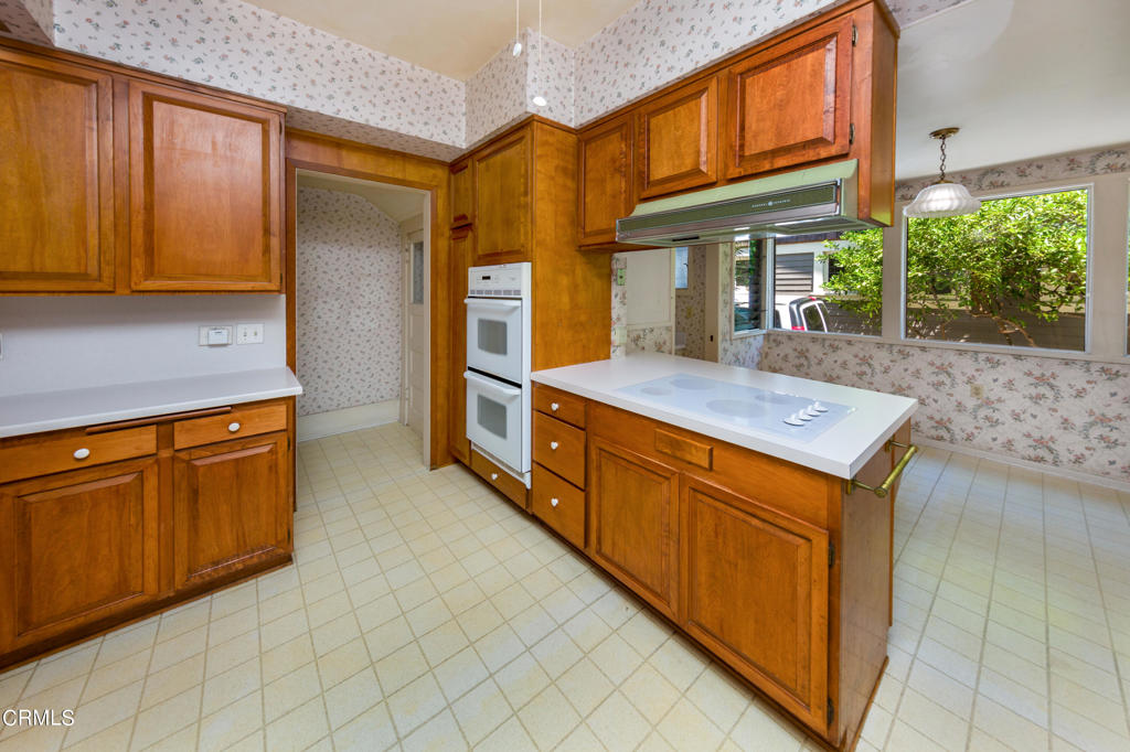 1818 Bushnell Avenue