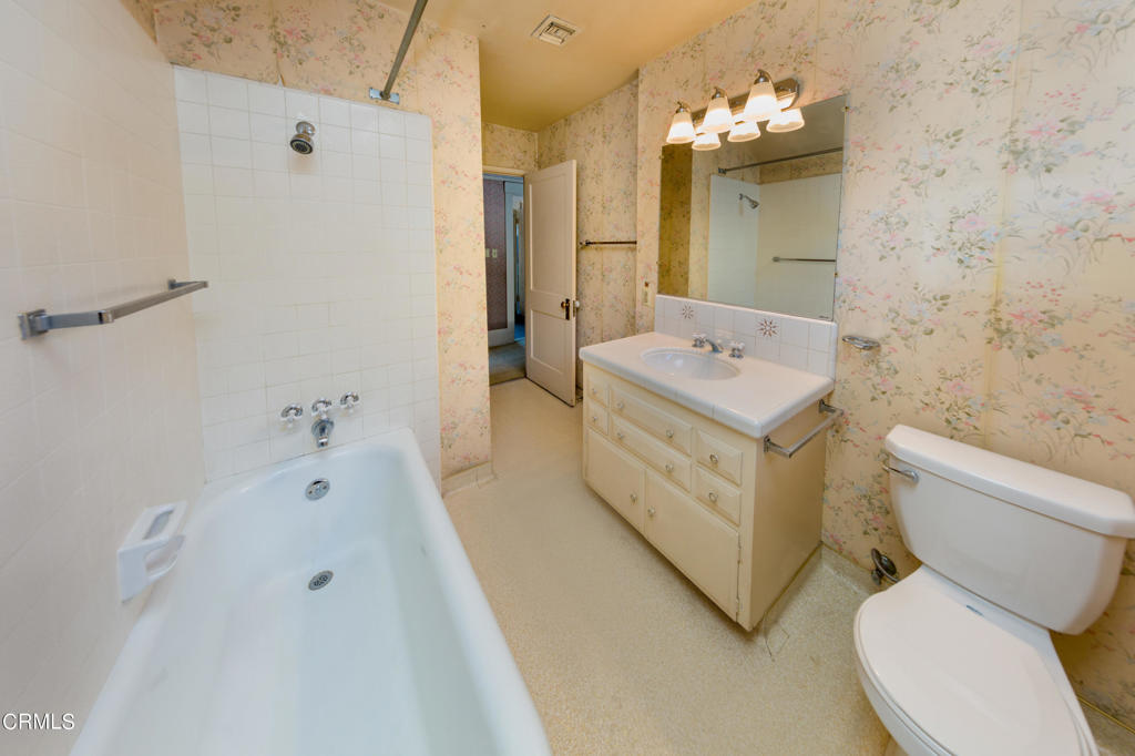 1818 Bushnell Avenue