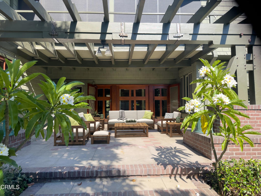 217 Oaklawn Avenue