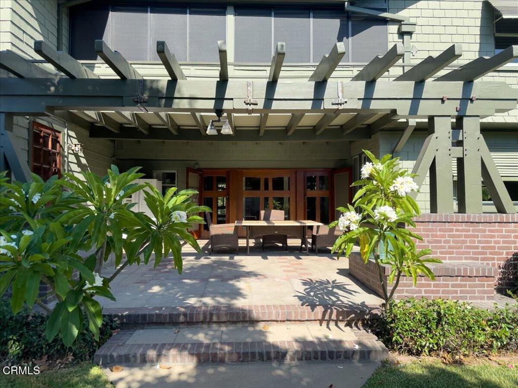 217 Oaklawn Avenue