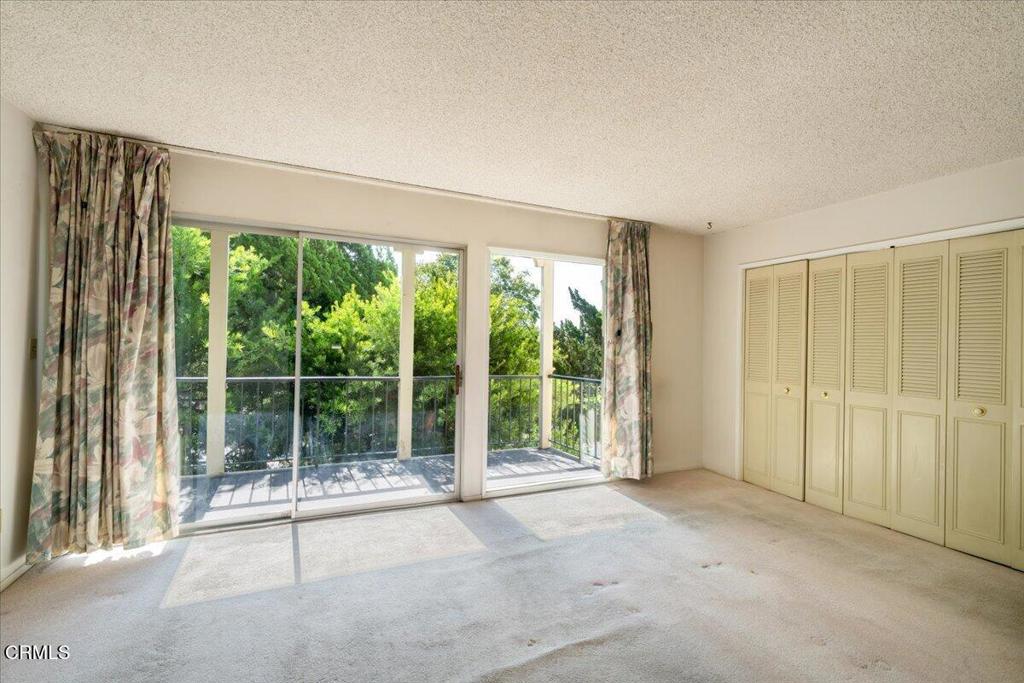 823 N Altadena Drive