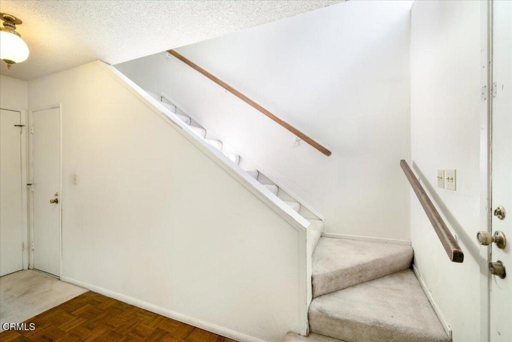 823 N Altadena Drive