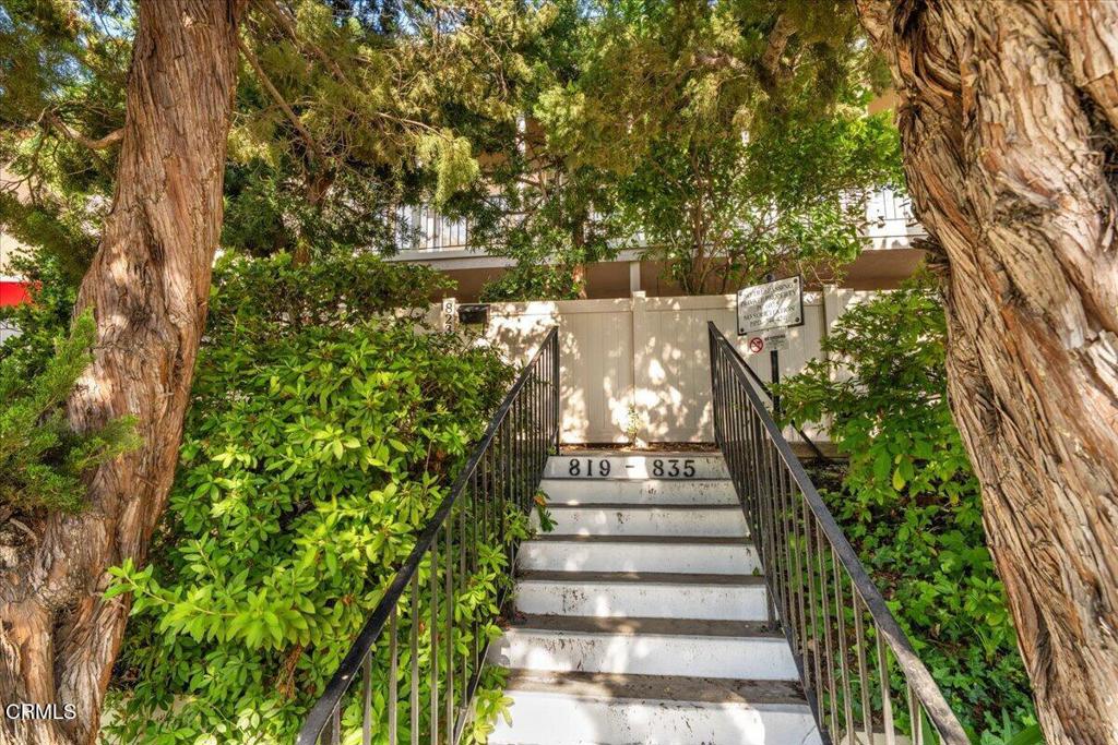 823 N Altadena Drive