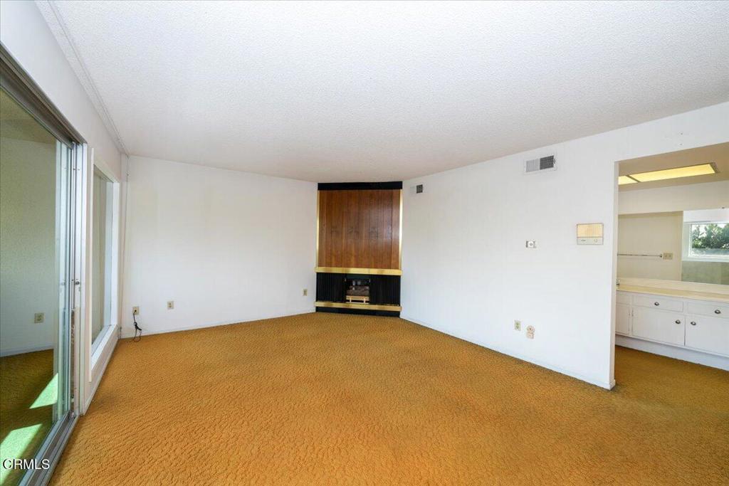 823 N Altadena Drive