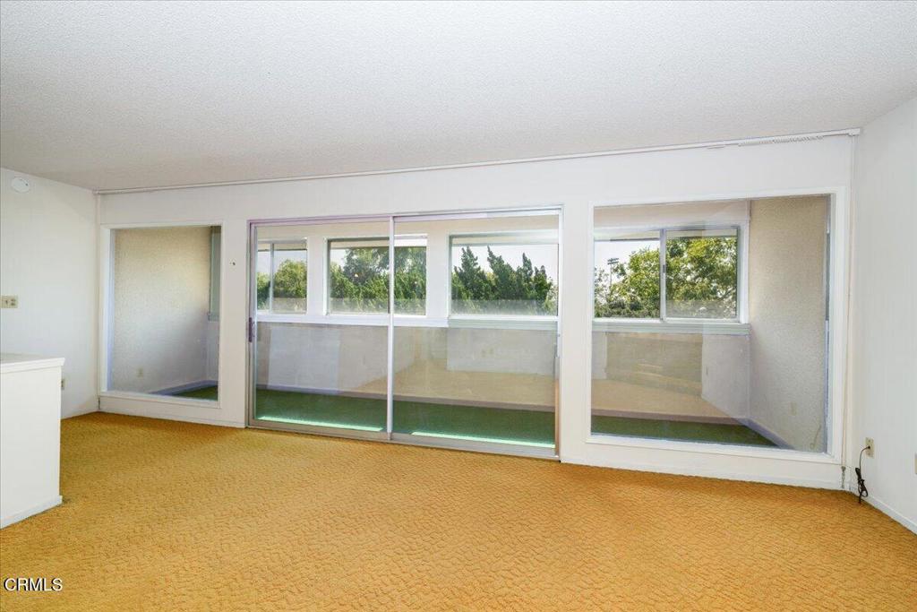 823 N Altadena Drive