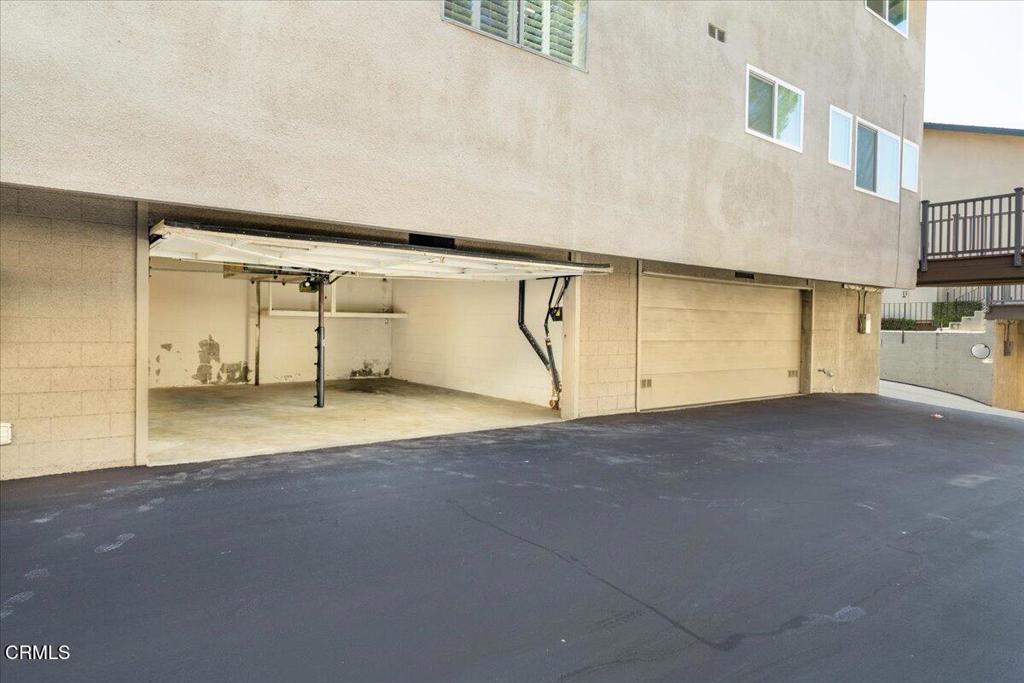 823 N Altadena Drive