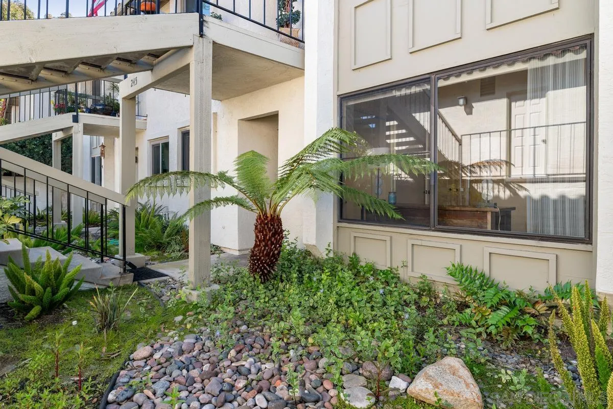 245 Fairlee Lane