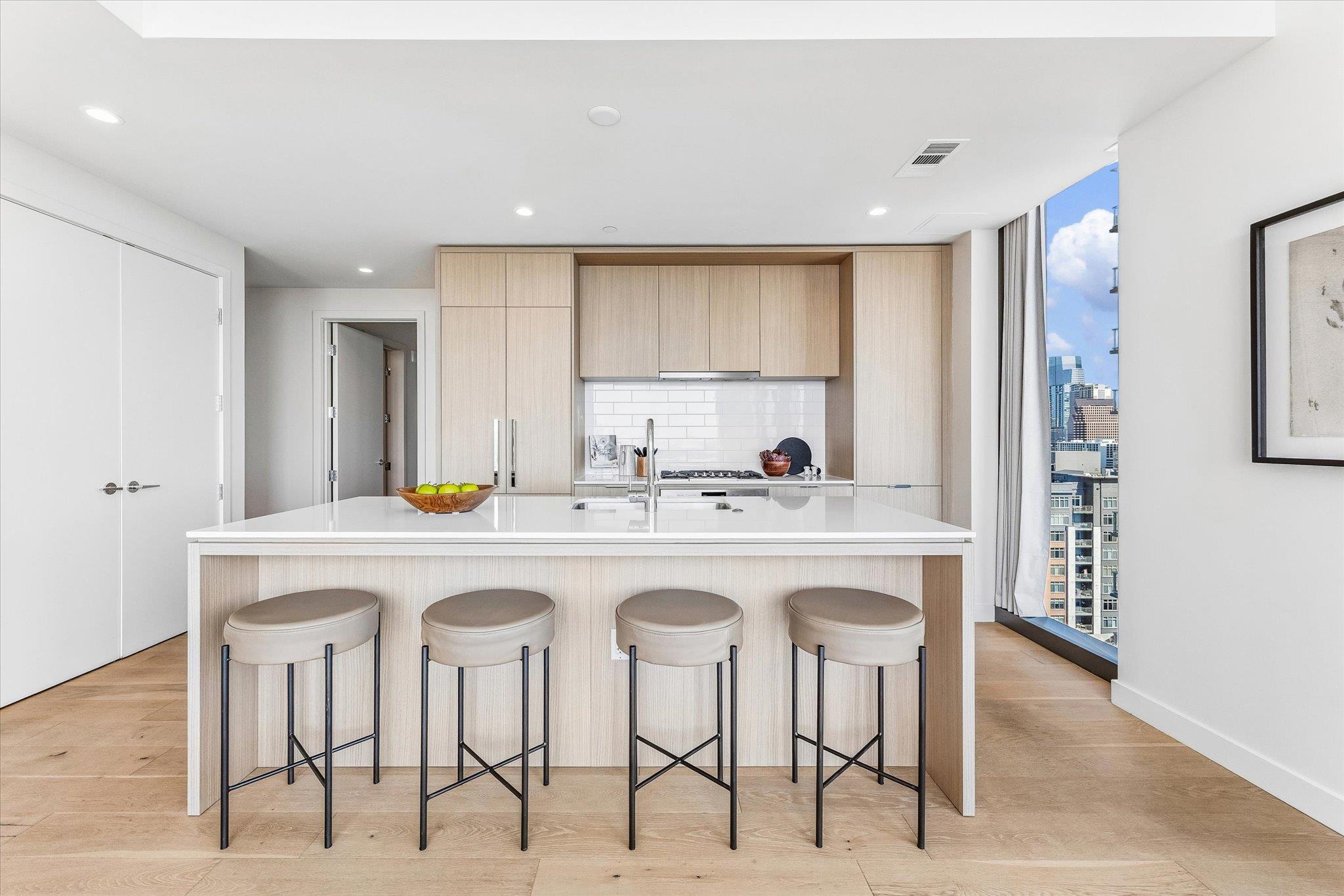 44 East Ave # 1407