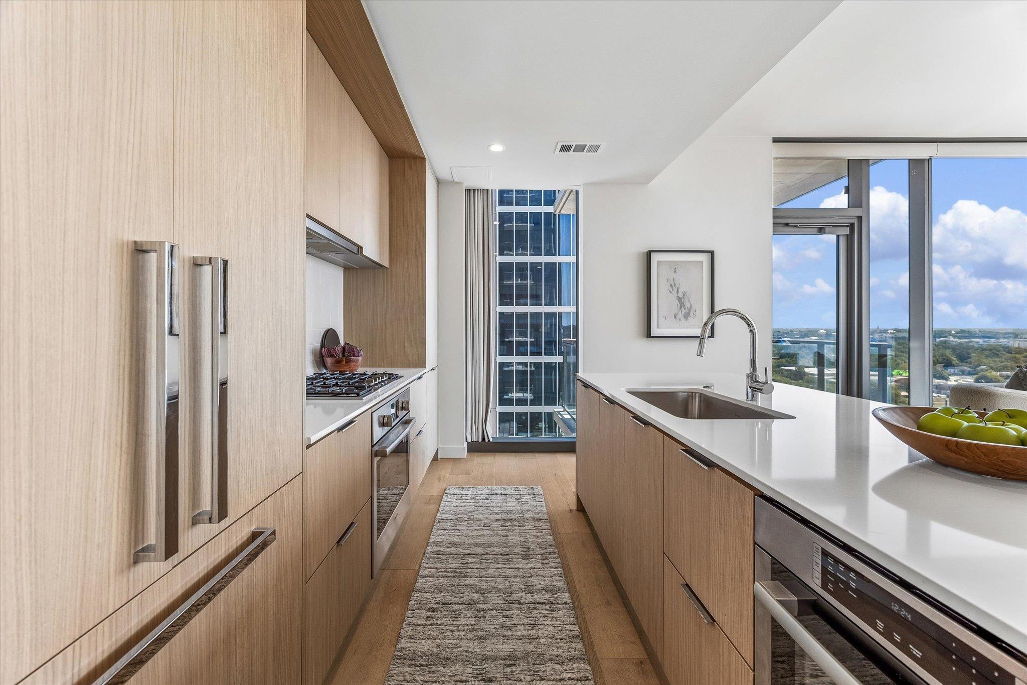 44 East Ave # 1407