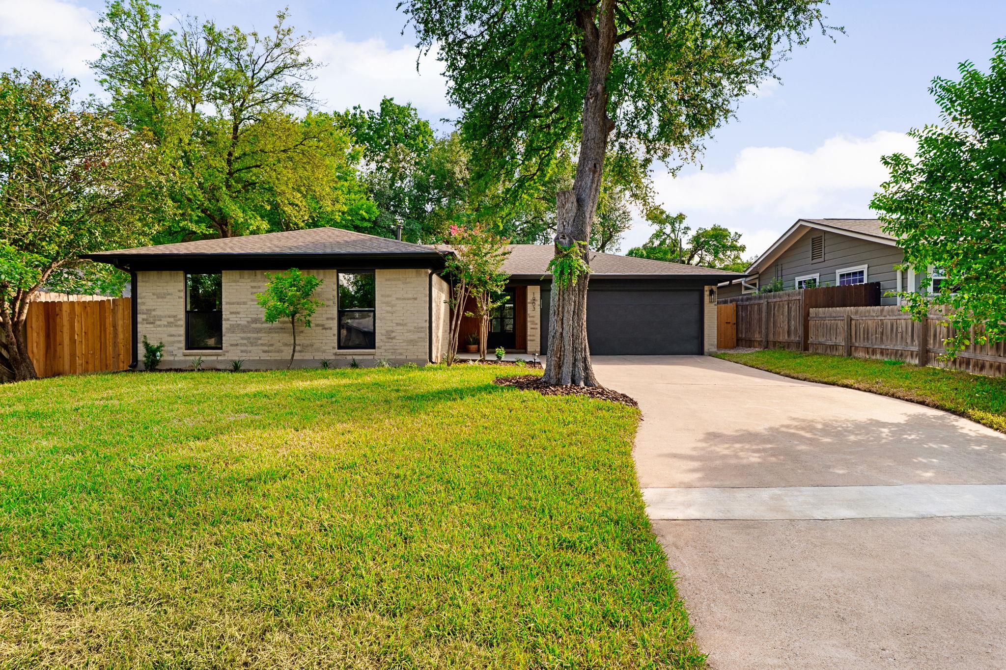 1903 Cannonwood LN
