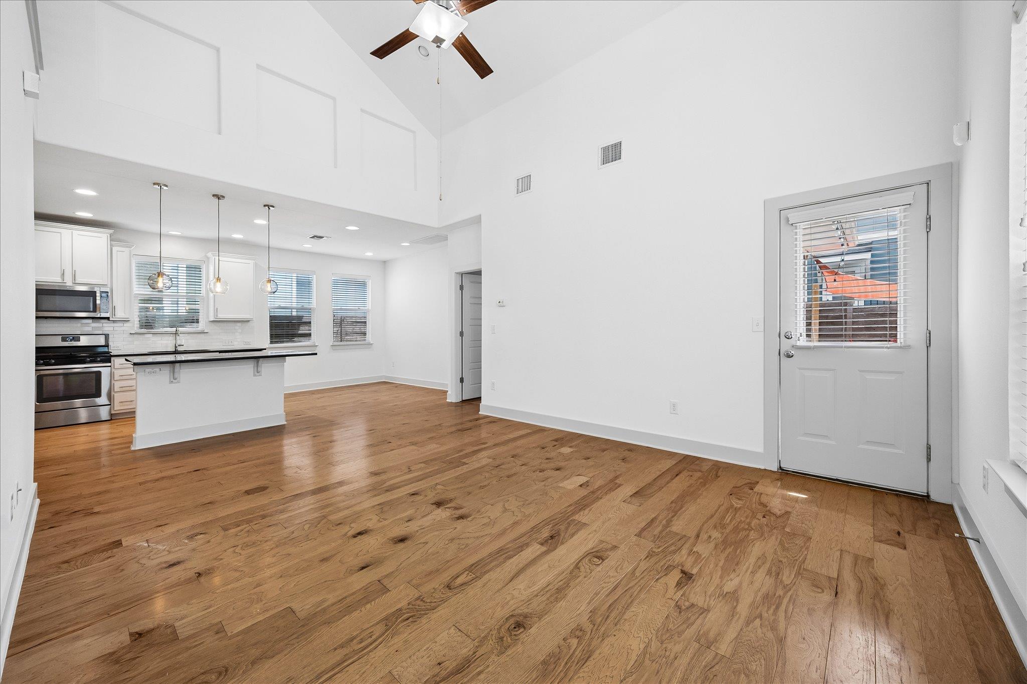 7203 Bertram CT