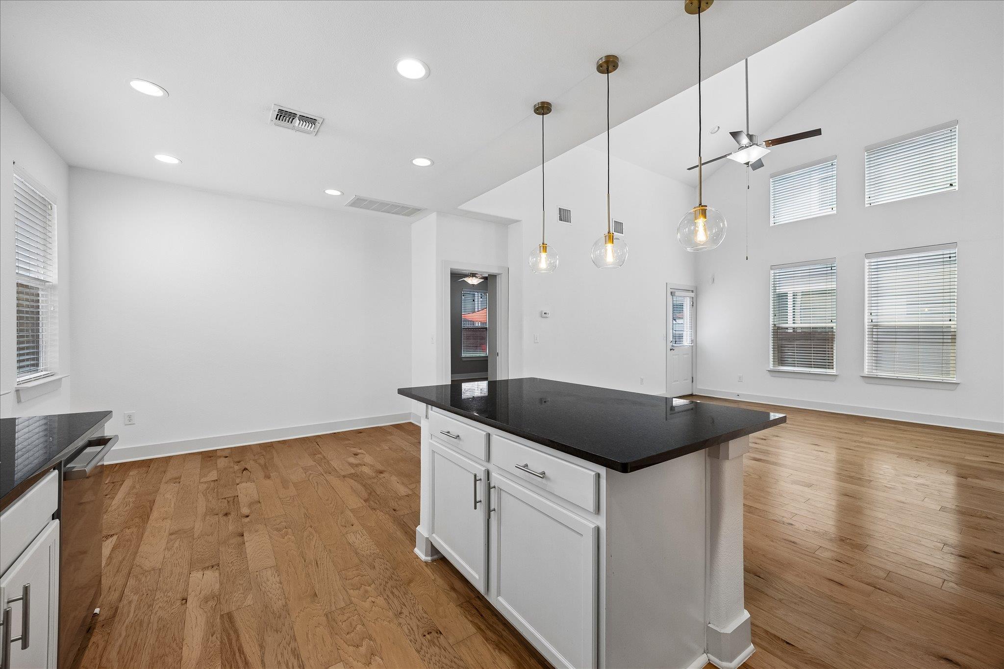 7203 Bertram CT