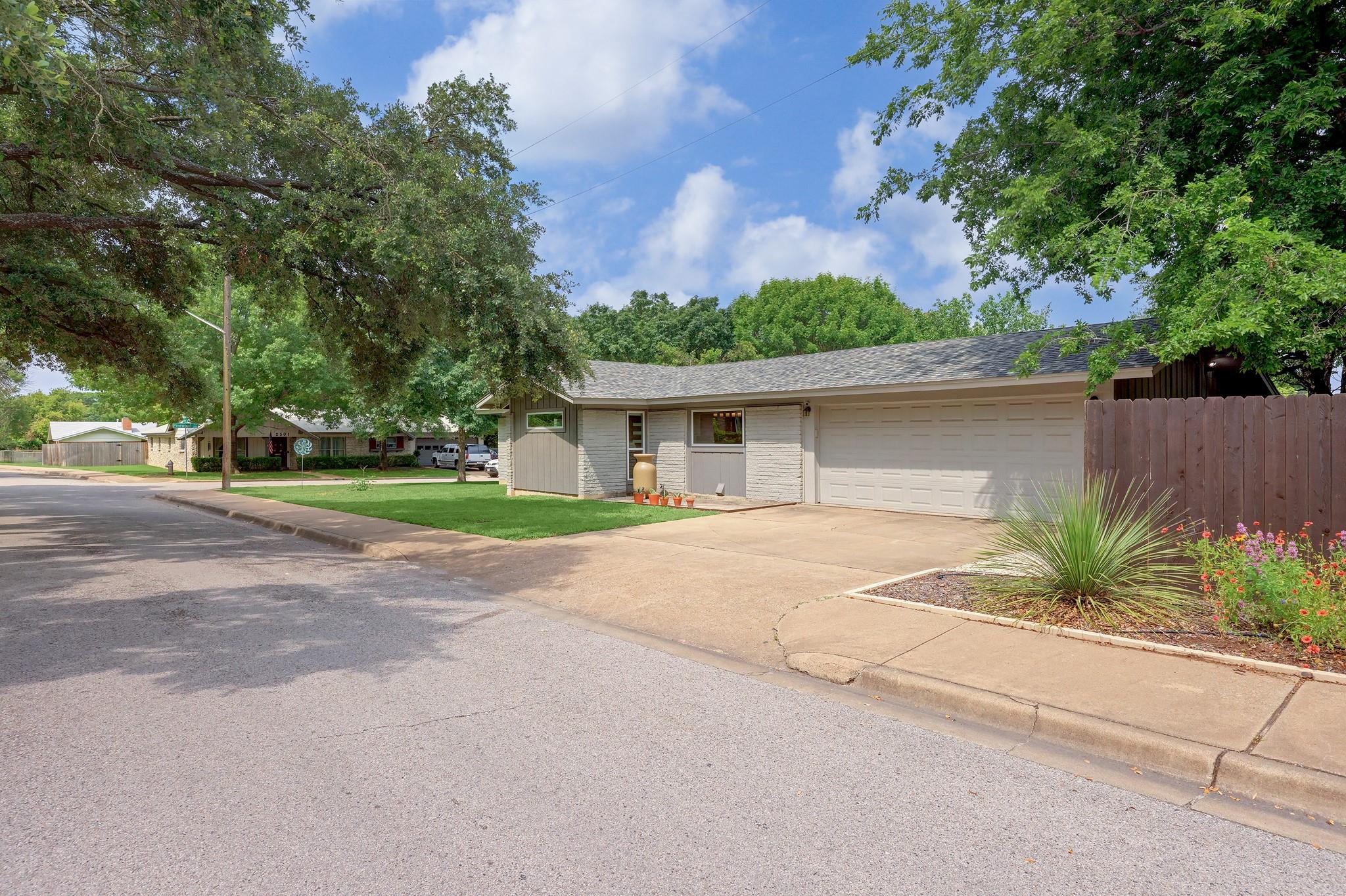 2500 Pinewood TER