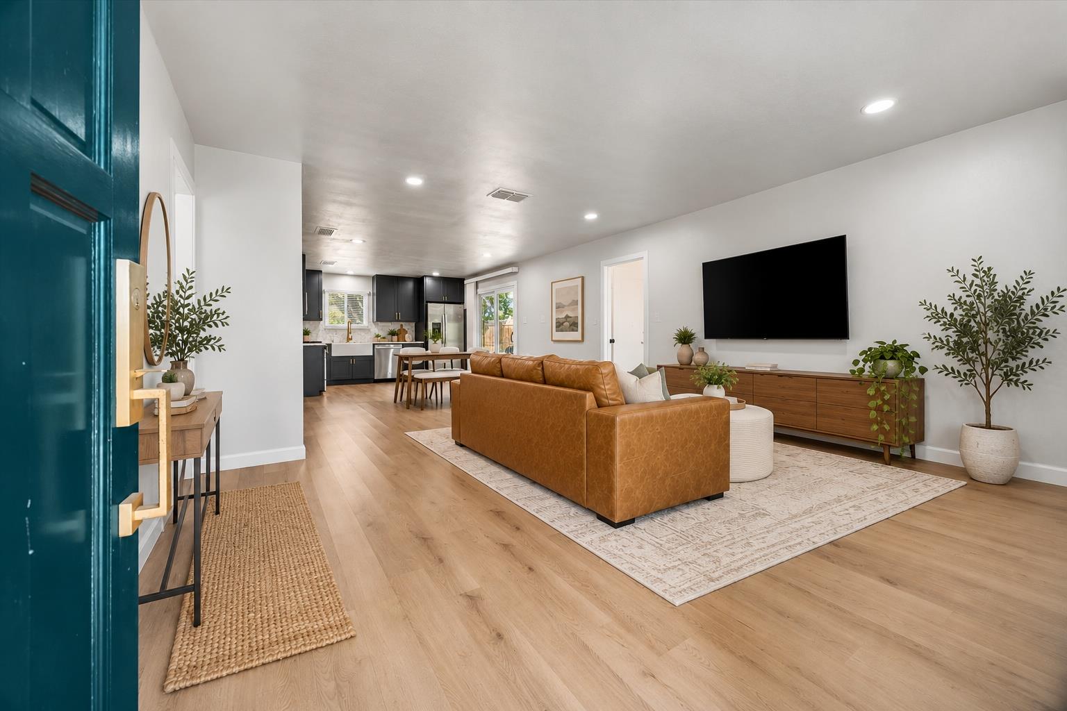 511 Arbor LN