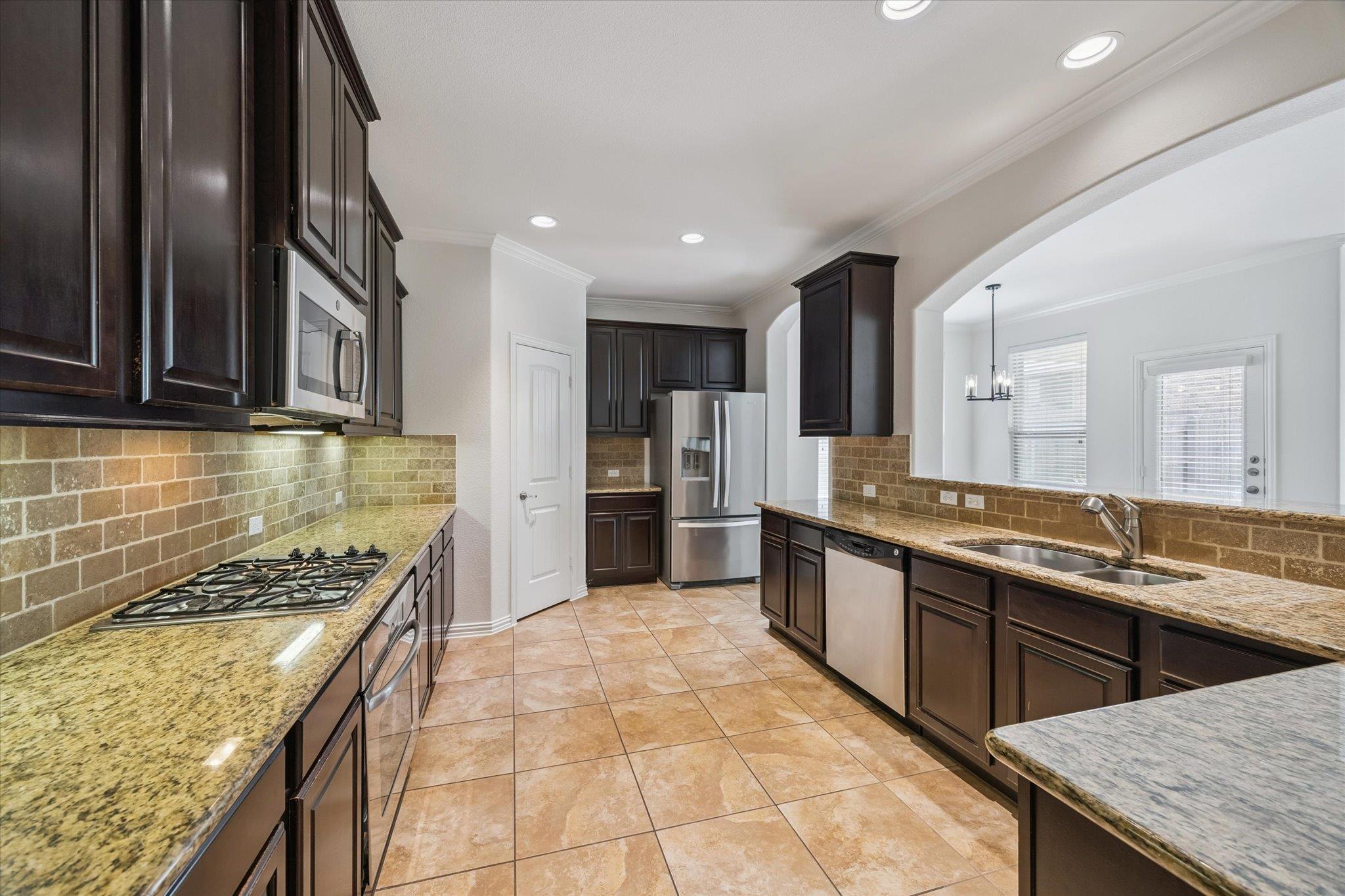 519 Cameron CV