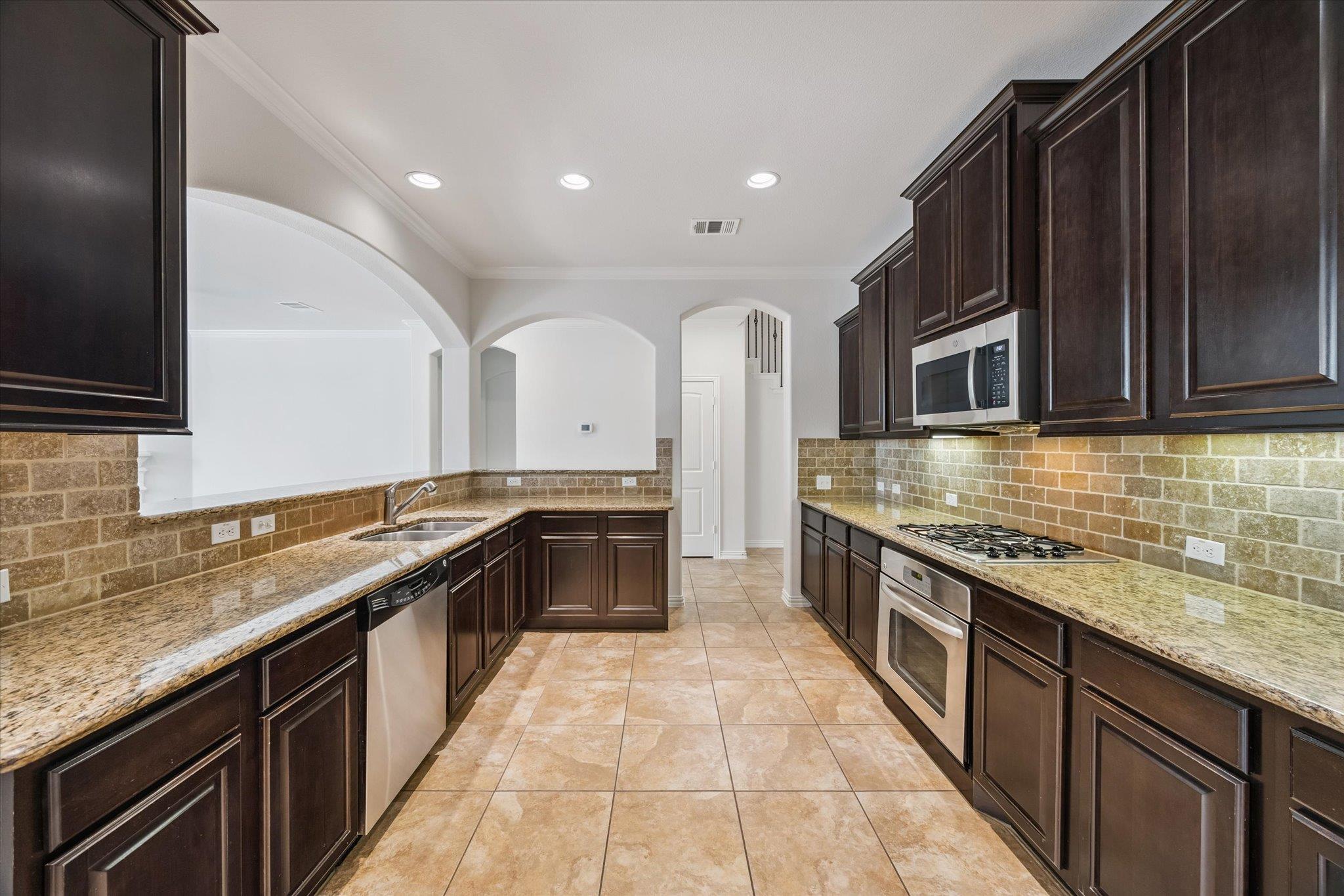 519 Cameron CV