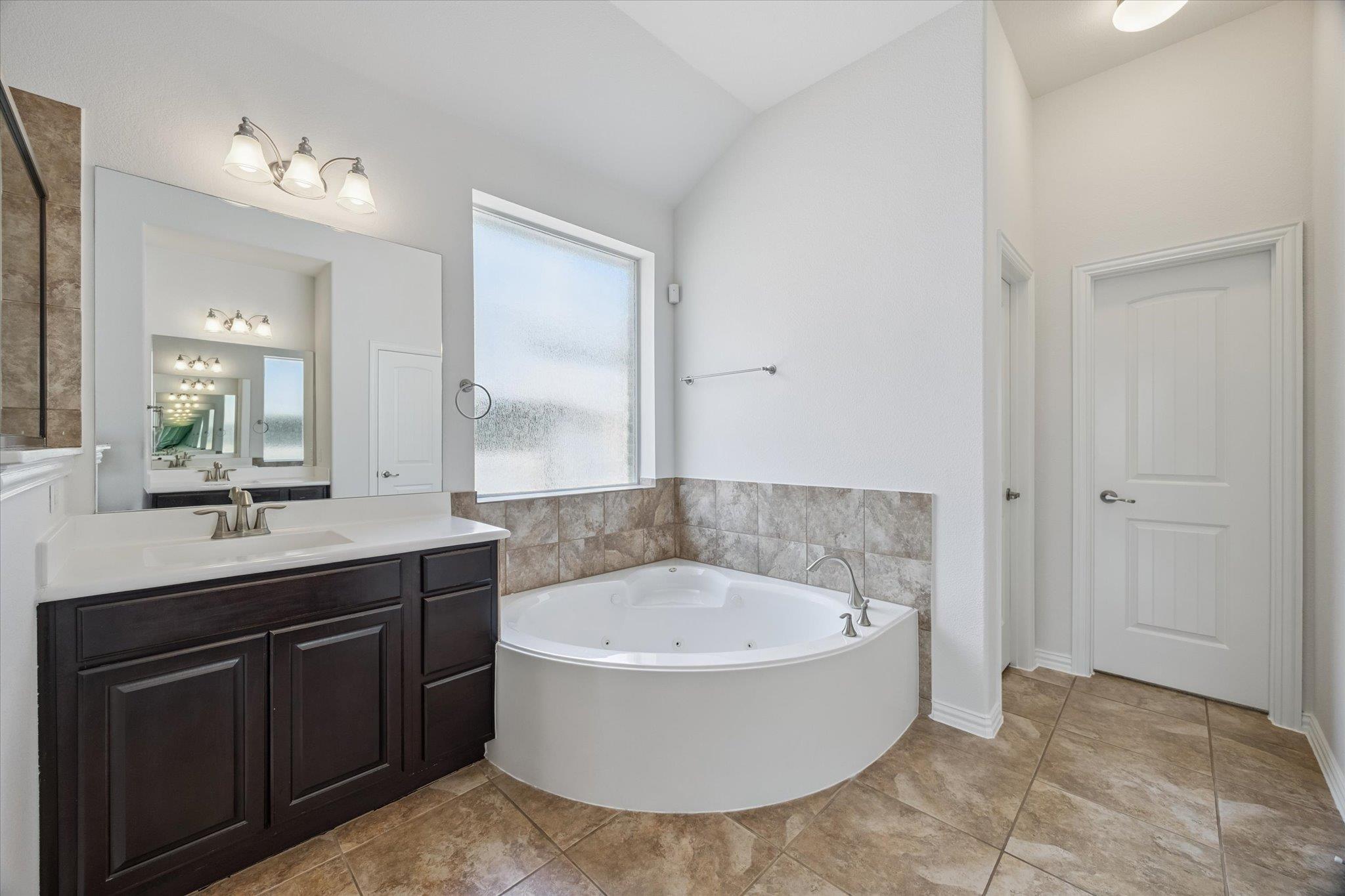 519 Cameron CV