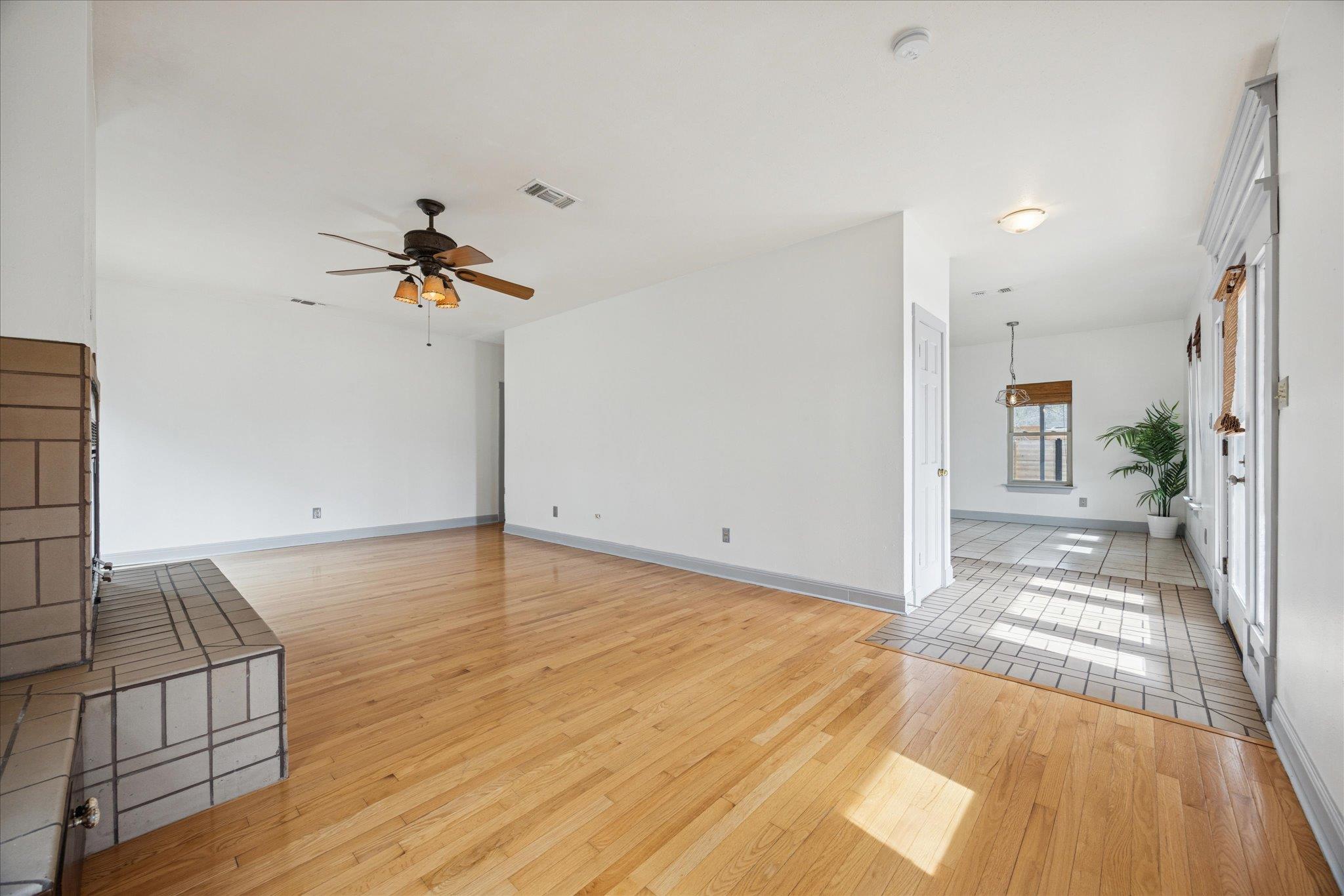 13918 Hummingbird LN