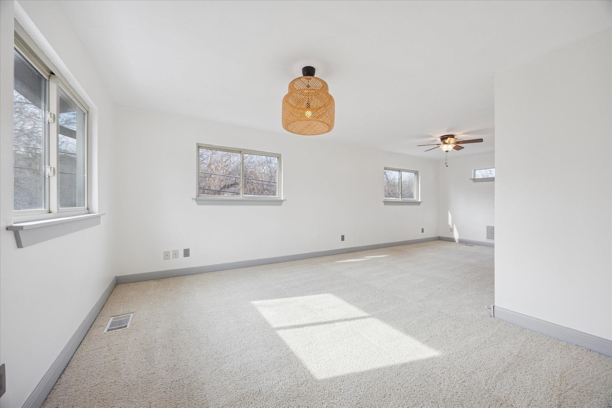 13918 Hummingbird LN