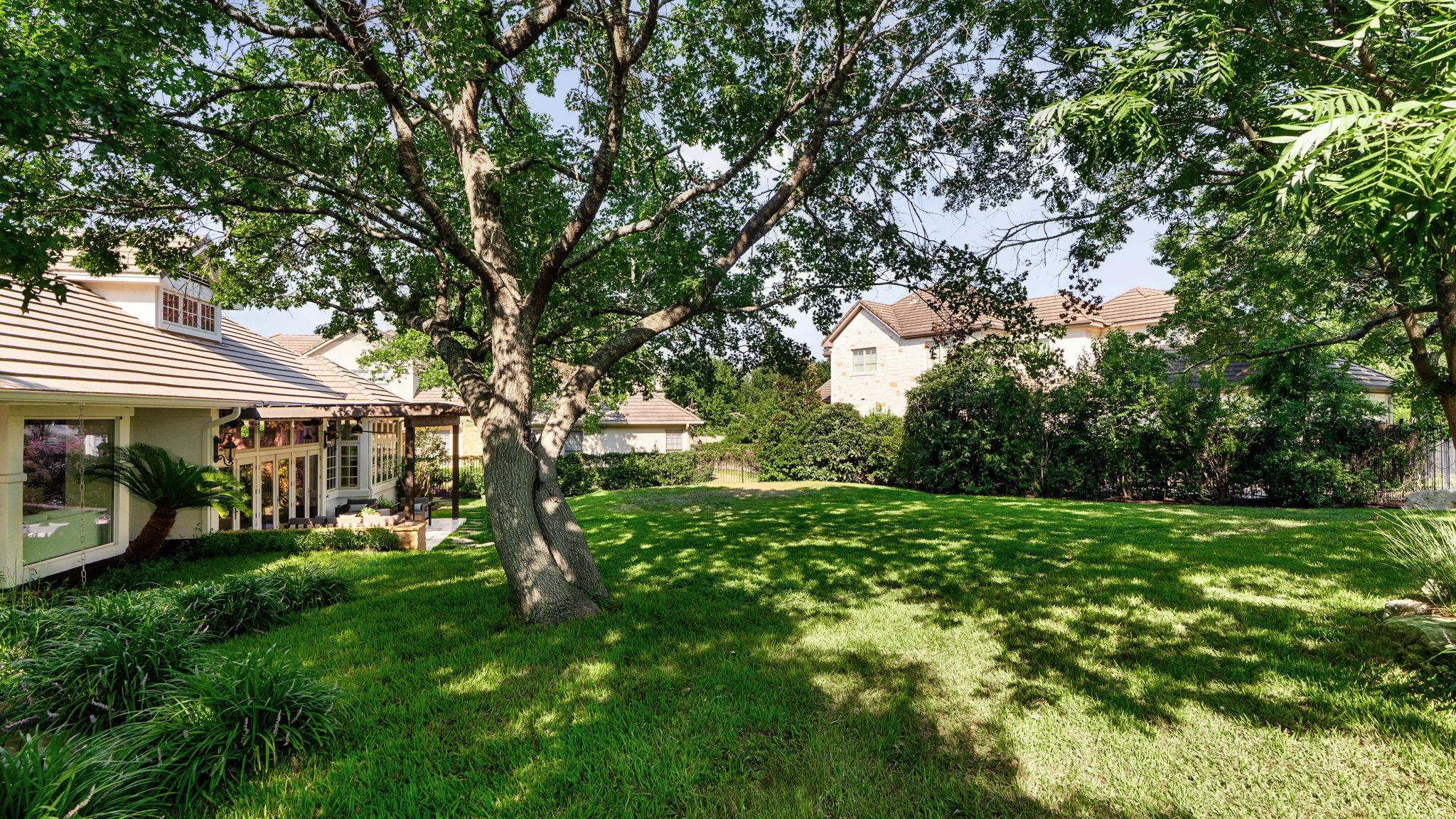2036 Wimberly LN