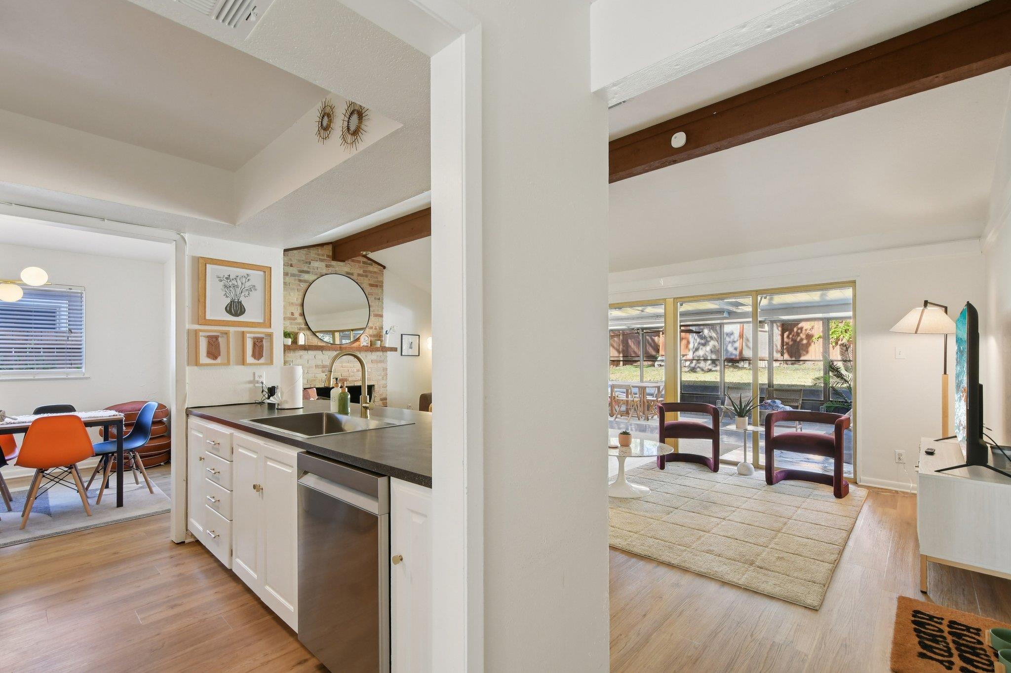 6822 Willamette DR