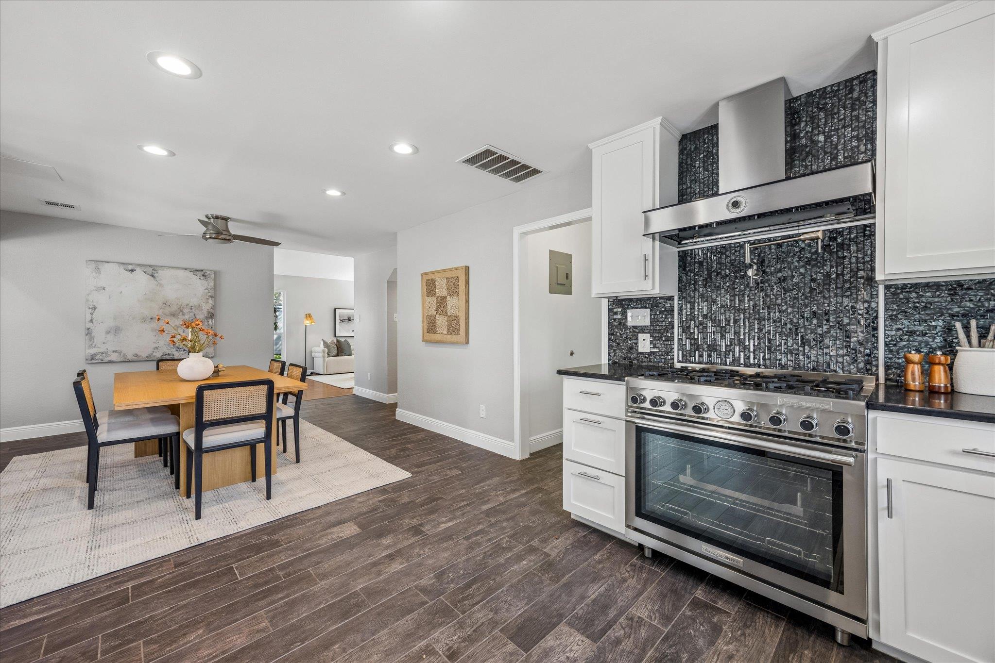 7905 & 7907 Tiffany DR